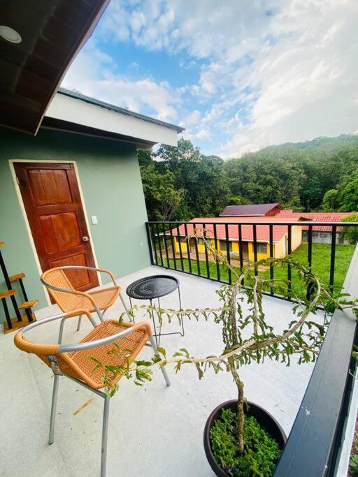 Tabaco Lodge #1 A Solo 5 Mins De Playa Carrillo Arbolito 外观 照片