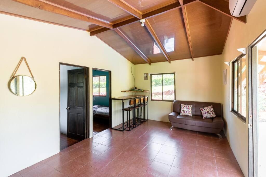 Tabaco Lodge #1 A Solo 5 Mins De Playa Carrillo Arbolito 外观 照片