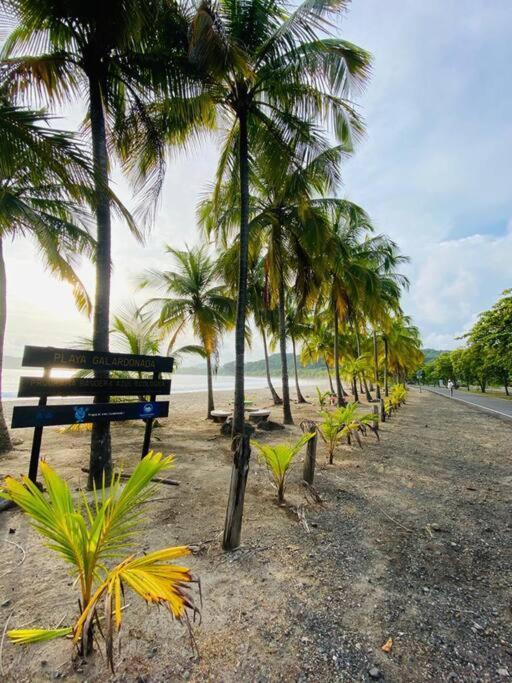 Tabaco Lodge #1 A Solo 5 Mins De Playa Carrillo Arbolito 外观 照片