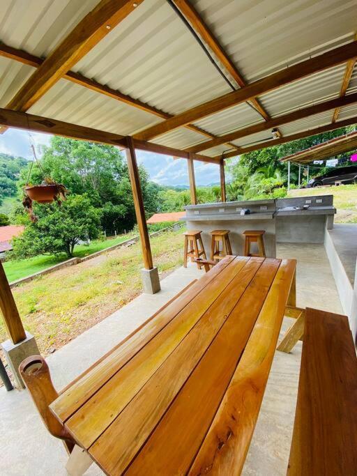 Tabaco Lodge #1 A Solo 5 Mins De Playa Carrillo Arbolito 外观 照片