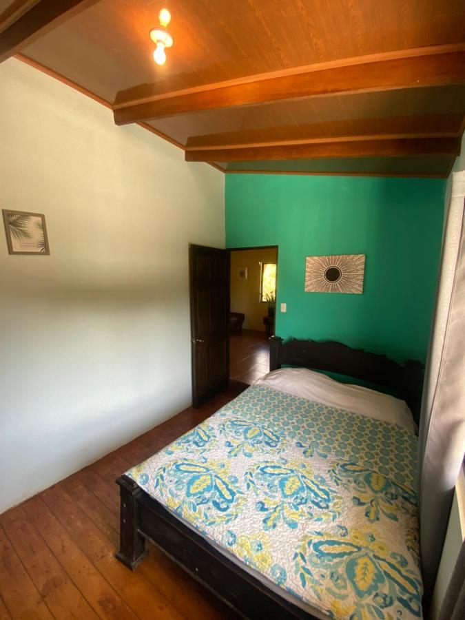 Tabaco Lodge #1 A Solo 5 Mins De Playa Carrillo Arbolito 外观 照片