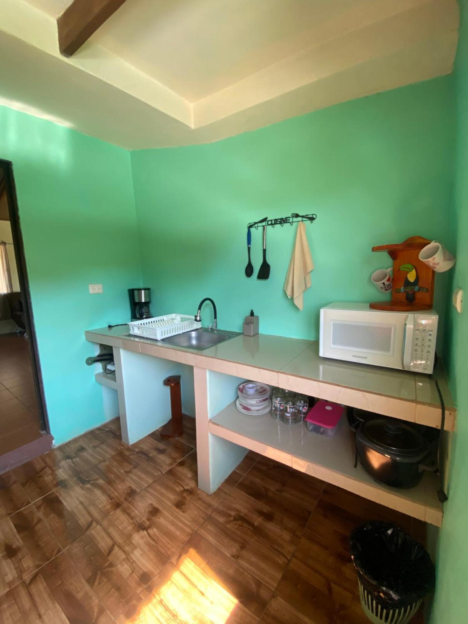 Tabaco Lodge #1 A Solo 5 Mins De Playa Carrillo Arbolito 外观 照片